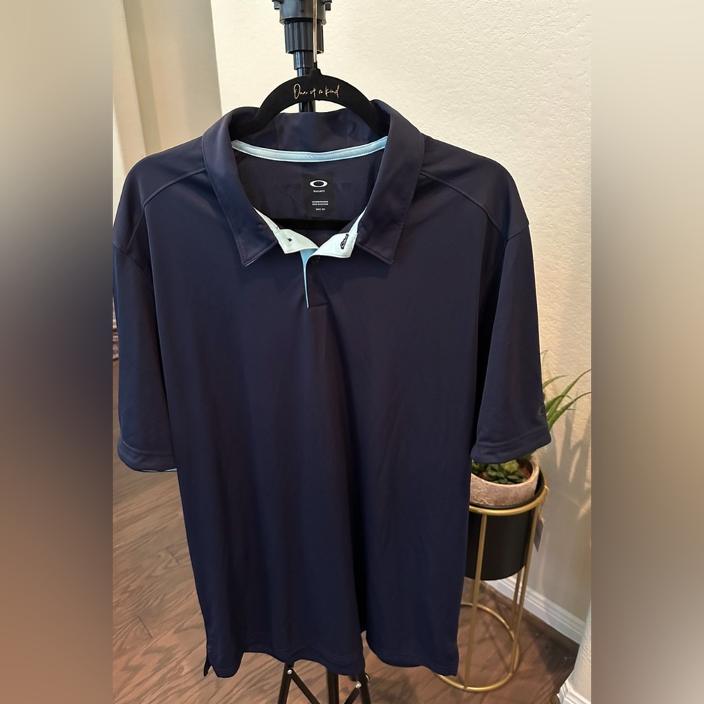 Perfect Condition Men’s Oakley Polo Tshirt